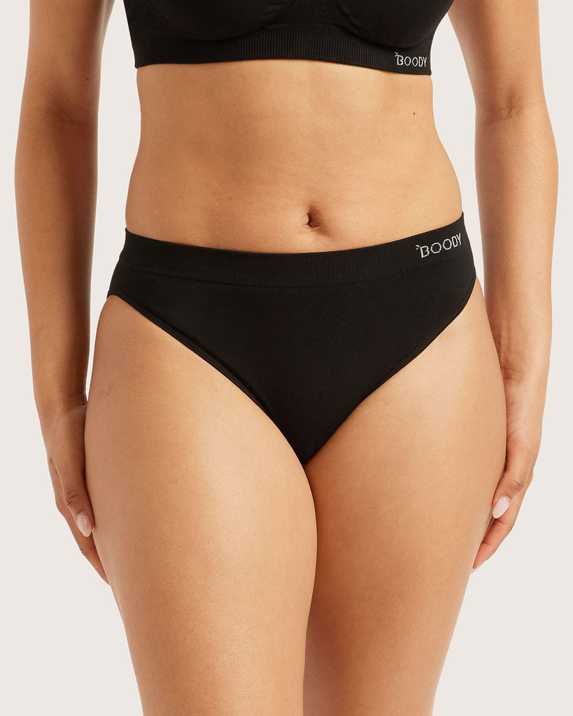small2_B01000_BLK_ClassicBikini_Black_front-mid-crop-01.webp