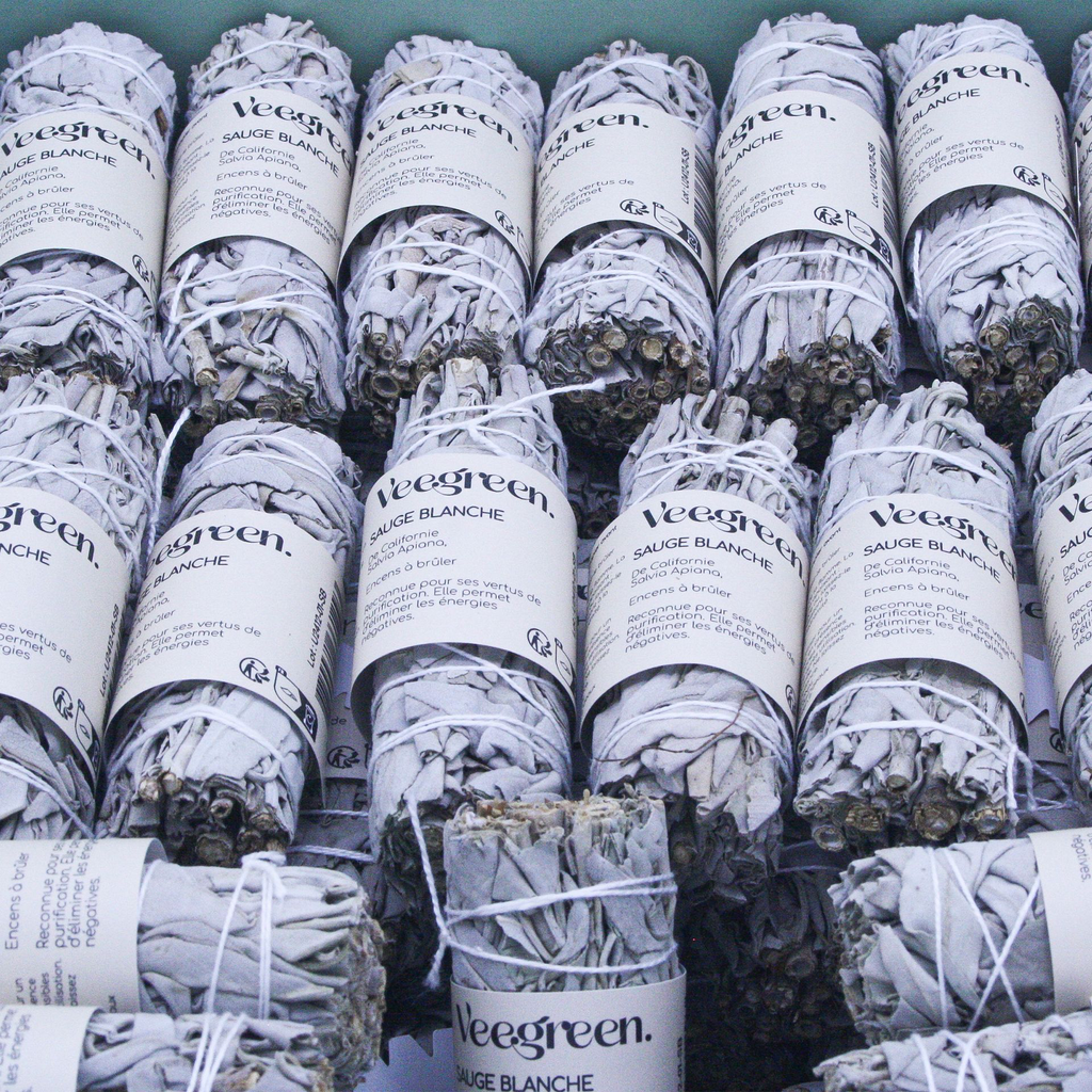 DISPLAY-SMUDGE-SAUGE-BLANCHE-SAVLIA-APIANA.webp